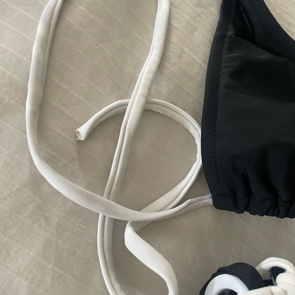 US Polo 2 piece bikini
2/20$ - Picture 3 of 3